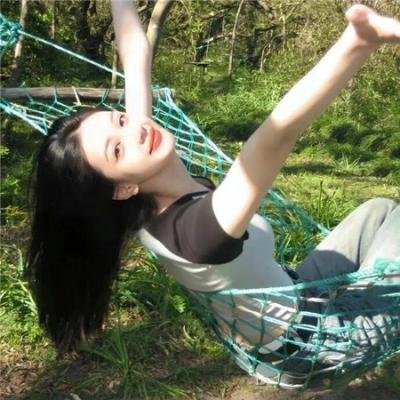 少女嬉春